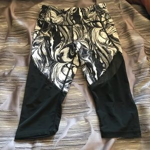 Victoria’s Secret crop leggings